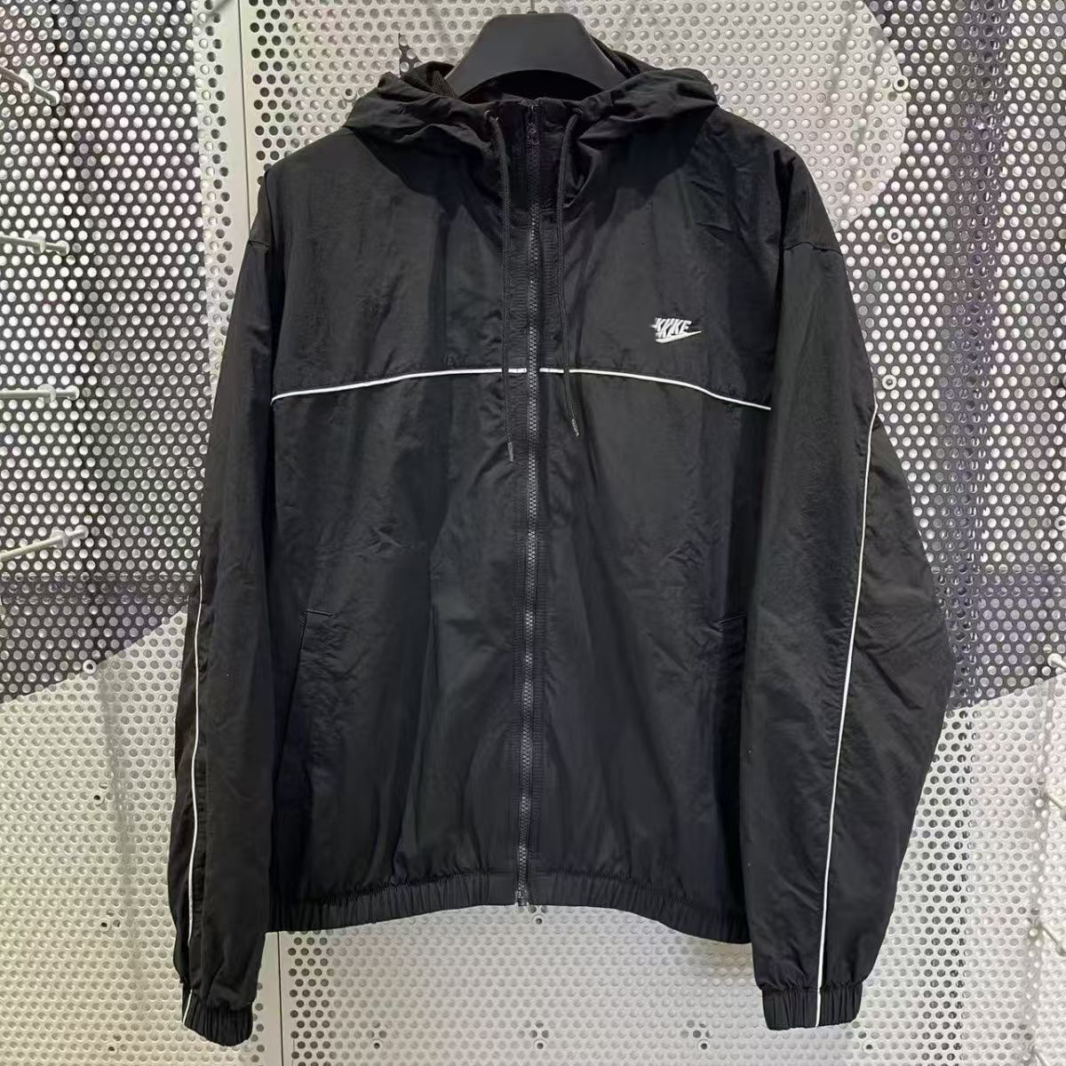 Unisex Embroidered Label Casual Jacket for Spring and Autumn, Hooded Windbreaker, Windproof and Warm Top, Sporty Loose Fit