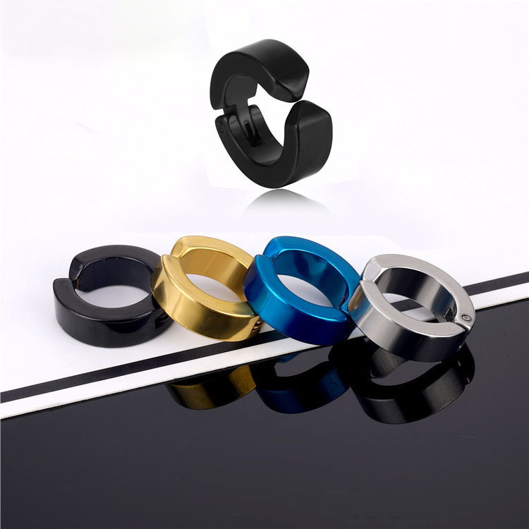 Orecchini uomo magnetici croce con zircone senza buco alla moda_voghion.com