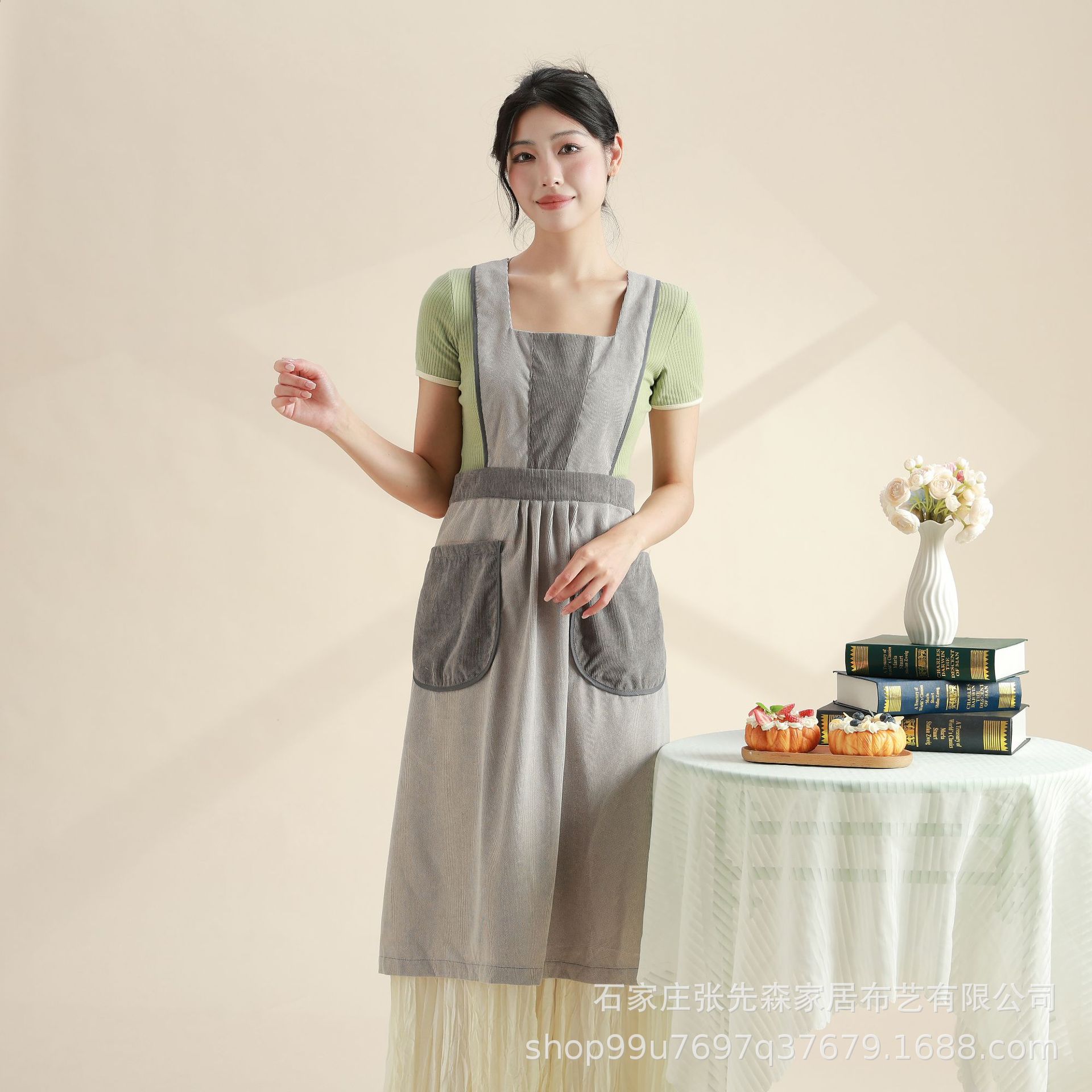 2025年外贸防污家用围裙加长日韩式厨房围兜画画咖啡店工作服批发