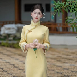 旗袍;连衣裙;木质工艺品