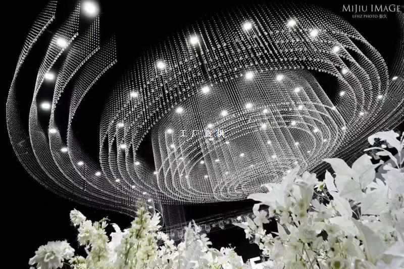 Wholesale Wedding Auditorium Wedding Props Iron Art Ceiling Ring Arch Stage Shape Crystal Bead Curtain Pineapple Bead Positioning