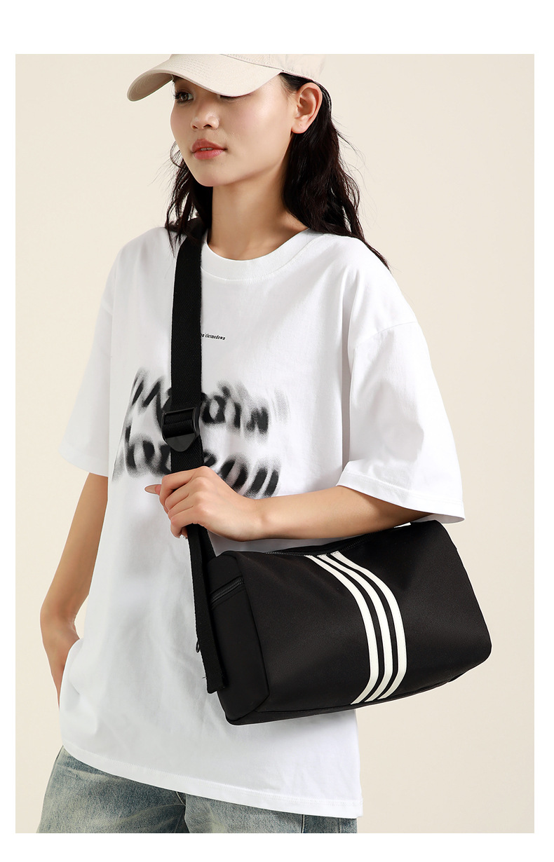 This is a simple, fashionable, casual and versatile crossbody bag for women, suitable for commuting. It is a large-capacity striped single-shoulder bag for both men and women undefined