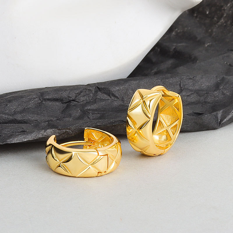 Korean-style S925 Sterling Silver Earrings ins Niche Minimalist Glossy Diamond-shaped Earrings Women's All-match Student Silver Earrings