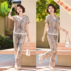 お母さんの服のスポーツスーツの女性の夏の薄い半袖の中高年の婦人服のファッションのプリントの新型の2つの服