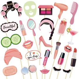 场地布置道具;吊旗/三角旗;拉花、彩带