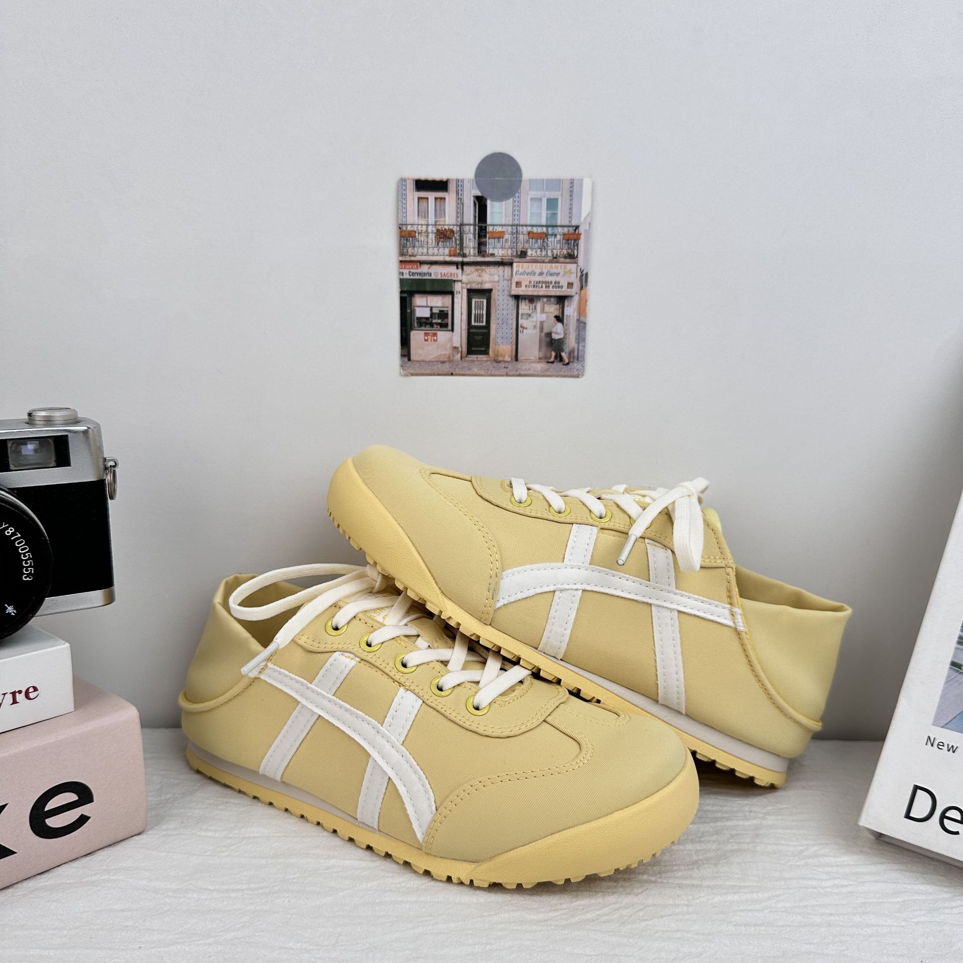 A9928 zapatos de suela suave para mujeres 2025 nuevos zapatos de entrenamiento de nicho retro alemanes en dos zapatos casuales perezosos con un pedal