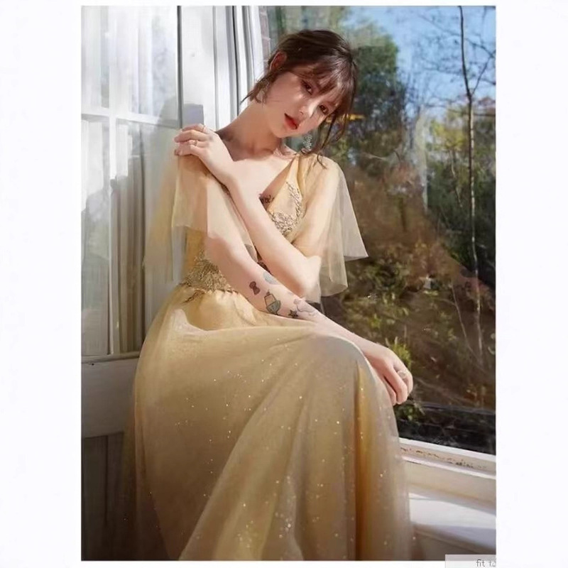 Annual Meeting Dresses Can Be Worn Daily. They Are Dignified and Elegant. Dinner Dresses for Small People to Attend Important Occasions Are Beautiful