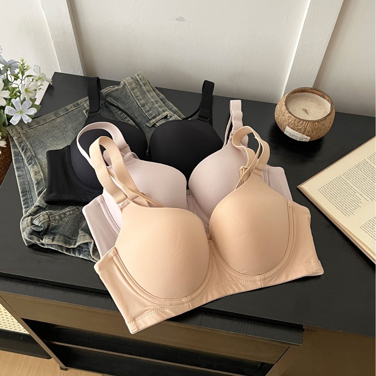 文胸光面无痕内衣女薄款有钢圈上托大胸显小防下垂聚拢全罩杯胸罩