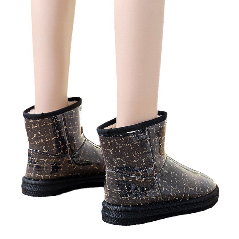 Botas de nieve de moda para mujeres nuevos zapatos de algodón de nieve antideslizantes impermeables gruesos con forro polar para mujeres