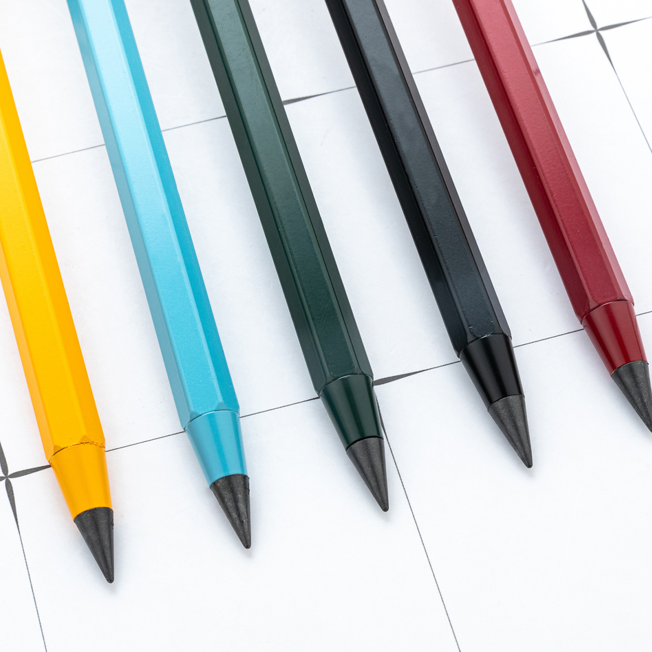 Tecnología negra sin afilar lápiz eterno para dibujar escritura no es fácil de romper lápiz capacitivo de pantalla táctil lápiz hexagonal