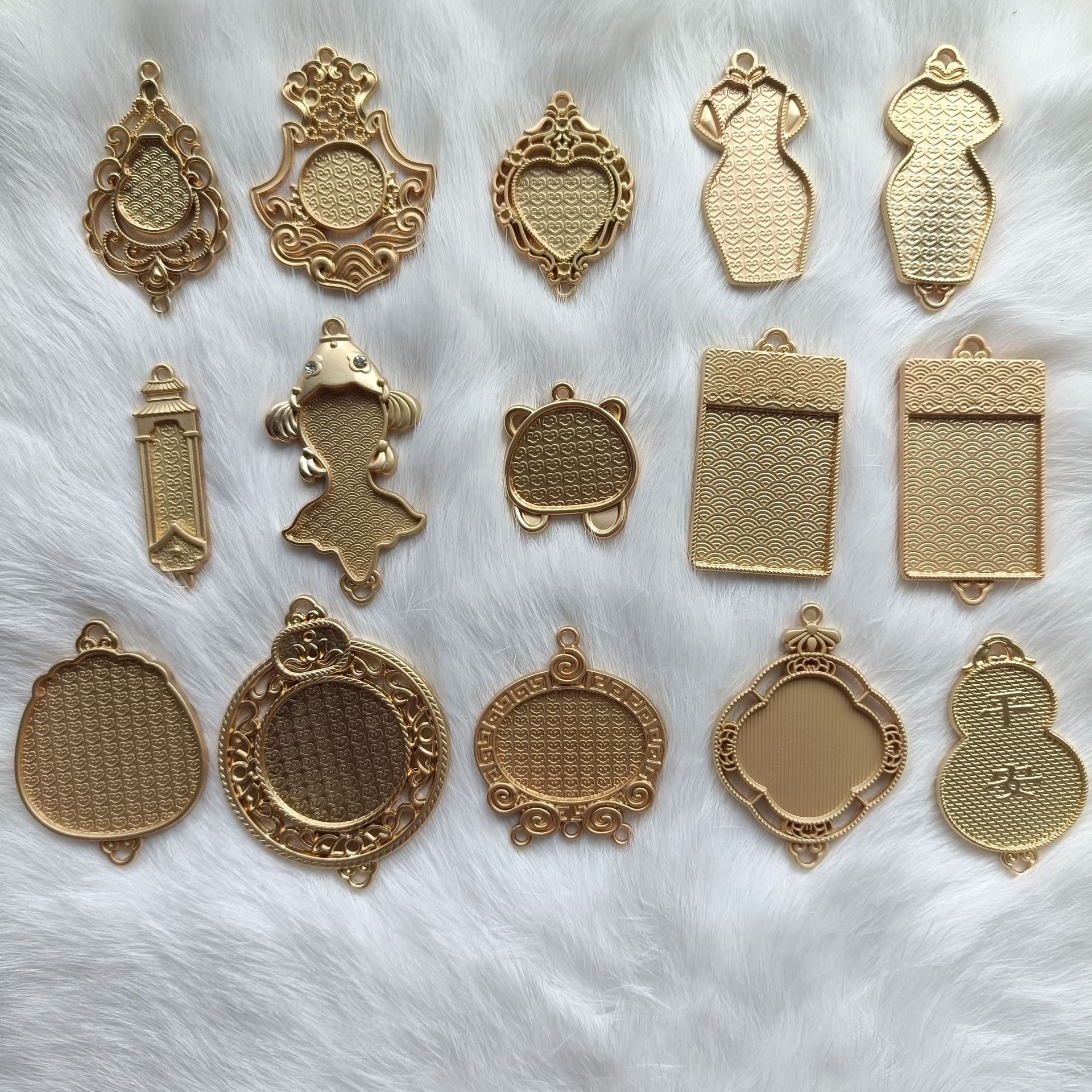 新葫芦锦鲤花型吊坠配件 DIY掐丝点翠宋锦底胚合金饰品配件厂家