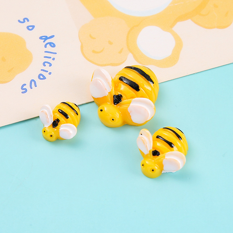 Simulated Half-Faced Stereo Bee Mobile Phone Case Beauty DIY Material Kidsren's Hair Accessories Handmade Resin Accessories