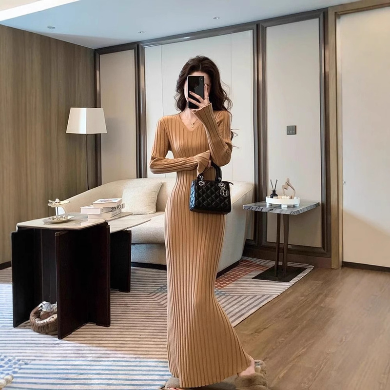 Extra Long Knitted Dress Autumn and Winter Women's Slim New Style Slimming Look Bottoming 2025 Sweater over the Knee Long Skirt Wholesale