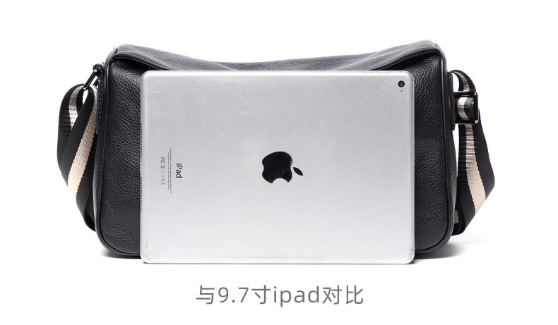 Túi đeo chéo nam da bò mềm kiểu mới, túi đeo vai thời trang thể thao thường ngày 32×20×10 cm — Màu đen vân vải chi tiết 10