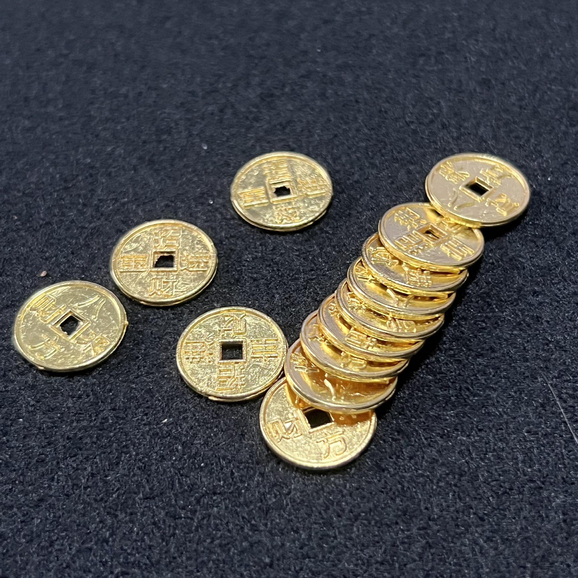 财库八宝钱币装饰摆件 合金八宝铜钱金色装饰小钱币 小金币装饰品