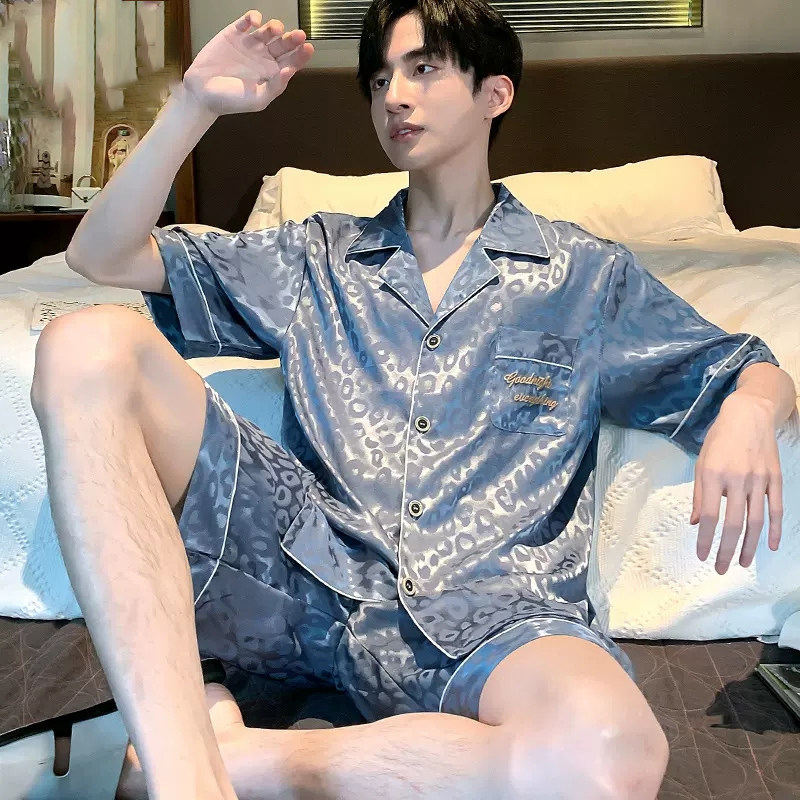 Pijamas para hombres de verano delgados de seda de hielo de manga corta pantalones cortos de seda ropa para el hogar juvenil de alta calidad hombre grande conjunto