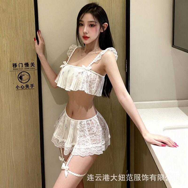 Sexy Lingerie Nightdress with a Pure and Alluring Style, Lace-Trimmed Camisole and Shorts Set with Small Floral Print, Two-Piece Set Sexy Lingerie Nightdress with a Pure and Alluring Style, Lace-Trimmed Camisole and Shorts Set with Small Floral Print, Two-Piece Set