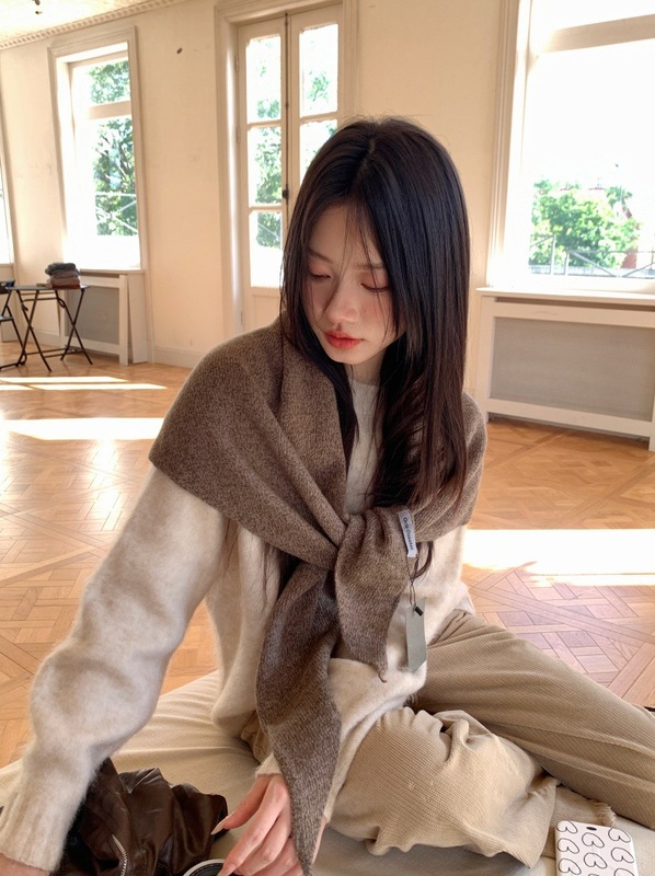 100%wool纯羊毛三角巾披肩女外搭2025新款高端围巾极简轻奢高级感|undefined