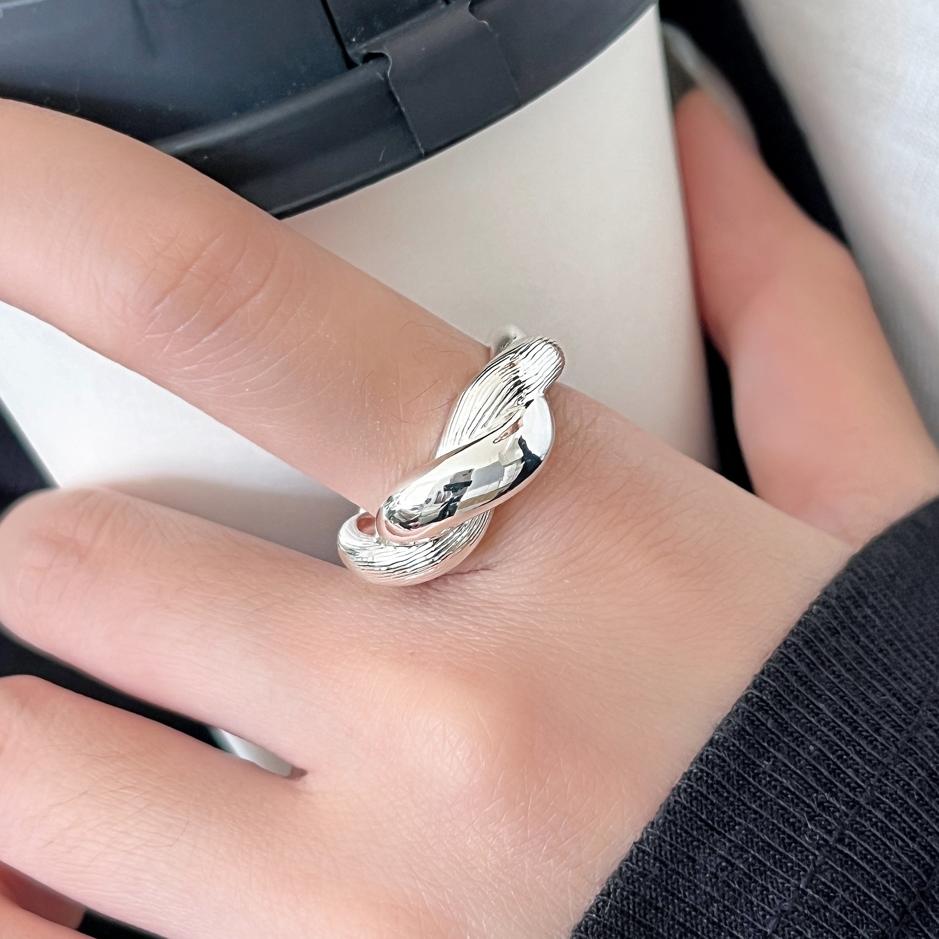 S925 Sterling Silver Textured Dove Egg Cross For Women, Adjustable Open Design, Niche High-End Light Luxury Index Finger_voghion.com