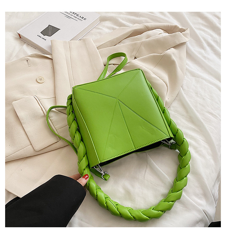 Spring And Summer New Fashion Solid Color Messenger Handbag display picture 4