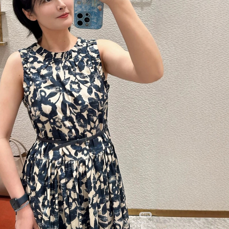 M Brand's New Dress in Navy Blue, Sleeveless with Printed Belt, Ol Style, High-End Feel, Cotton, Mid-Length, Slimming Tank Dress, New Model 26 M Brand's New Dress in Navy Blue, Sleeveless with Printed Belt, Ol Style, High-End Feel, Cotton, Mid-Length, Slimming Tank Dress, New Model 26