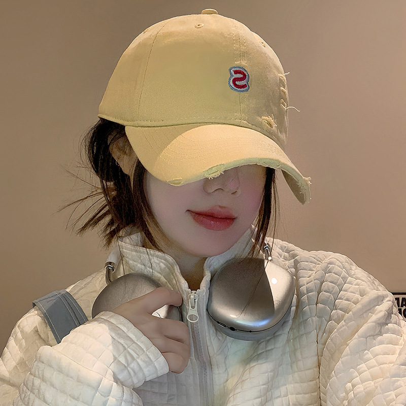 Sombreros de béisbol bordados de letras mujeres 2025 primavera y verano nuevo sombrero universal sombrero coreano de ala ancha muestra cara gorra de lengua de pato