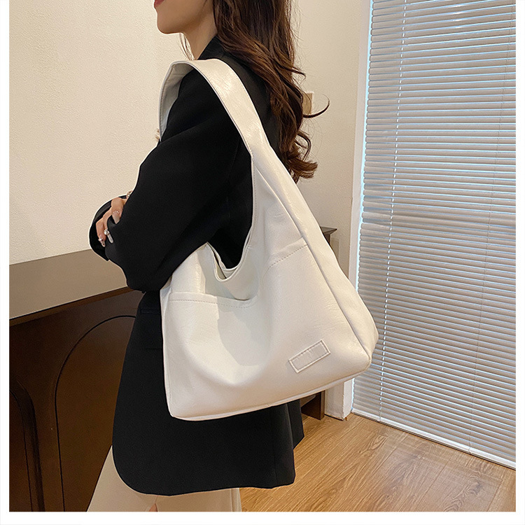 Large-capacity female 2024 new autumn and winter soft leather bucket bag, commuter tote bag, college student class single-shoulder bag undefined