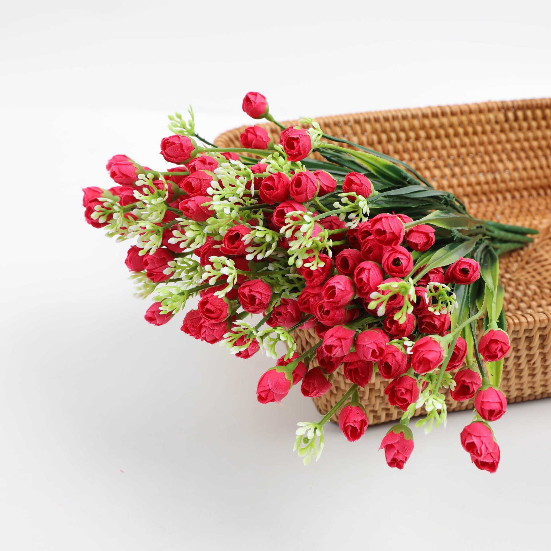 Simulación de plantas acuáticas plástico hierba de primavera flor violeta serigrafía hierba de primavera de cinco cabezas pequeña margarita flor falsa accesorios decorativos al por mayor