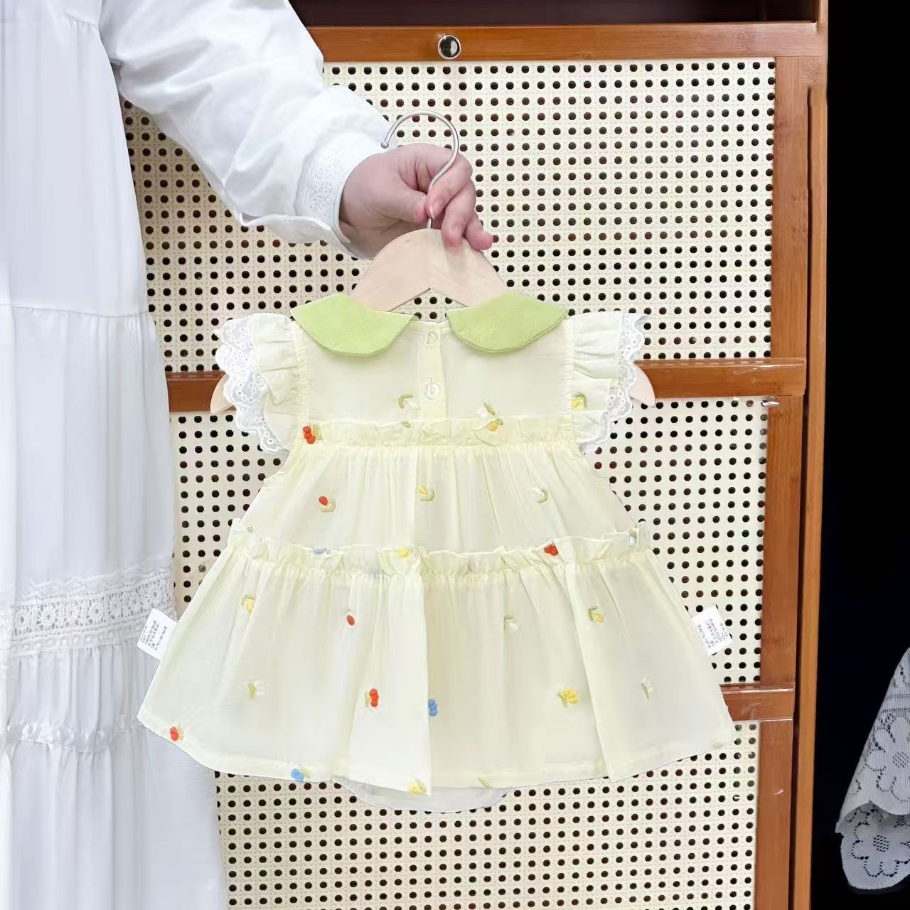 Ropa de verano para bebés, abrigo de manga corta de estilo occidental, mampara de bebé de estilo fino de verano, mono de princesa dulce y lindo