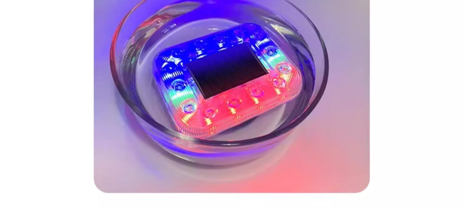 Car rear-end collision prevention solar warning flash light strong light truck night display wide tail light strong magnet anti-theft charging