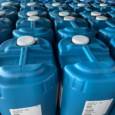 Liquid for: Yuantou Changjia Automotive glass defogging agent