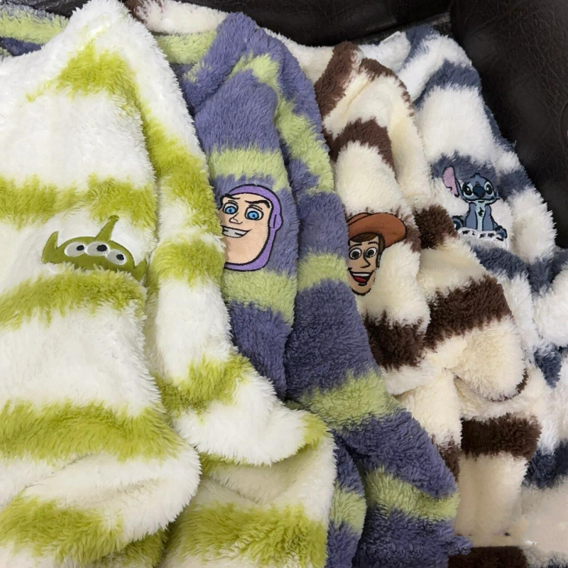 BUATS LIGHTYEAR 커플 잠옷 여성의 겨울 산호 양털 기모 두꺼운 남자 풀오버 따뜻한 집 옷 투피스 세트