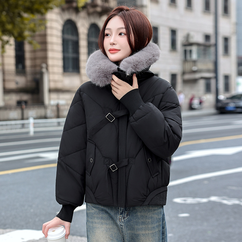 Spot comercio exterior 2025 invierno temperamento coreano relajado cálido cuello de cabello con solapa abrigo de algodón corto mujer image 7