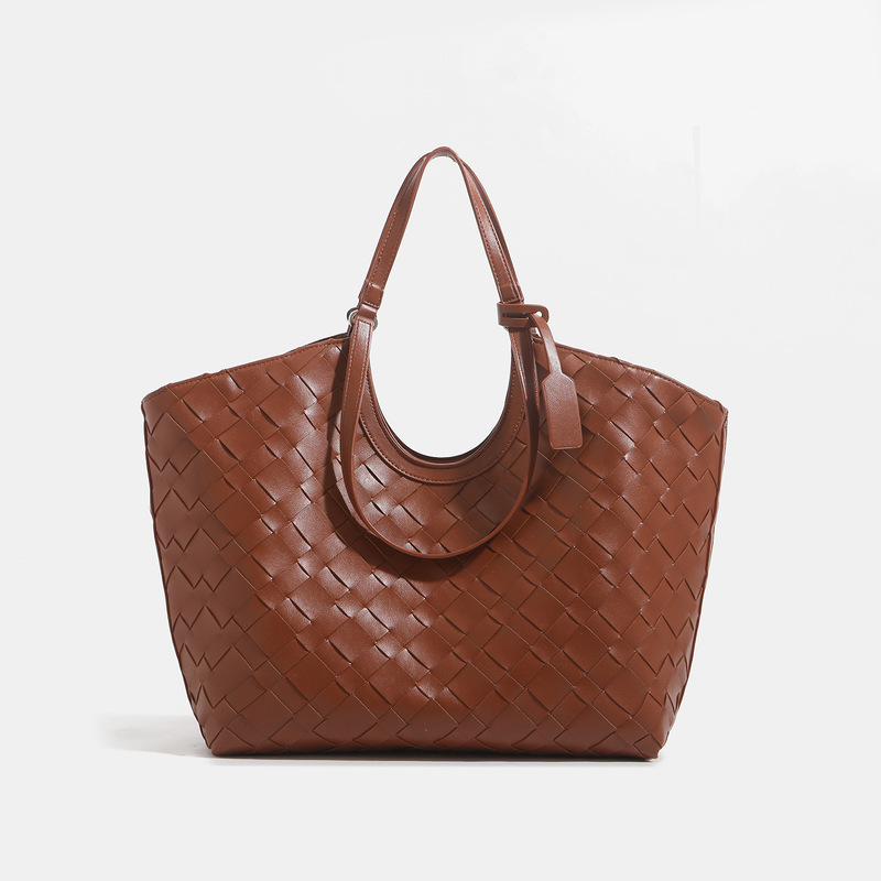2025 Autumn New Retro Woven Handheld Tote Bag Women's Niche Fashion Commuting Large Capacity Shoulder Underarm Bag