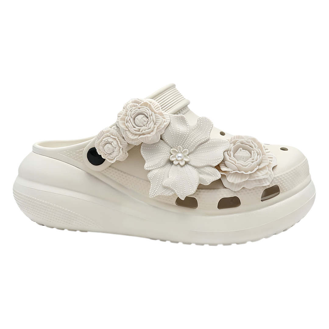 Nuevos zapatos de agujero de mierda súper suave para mujeres aumentan la parte inferior gruesa EVA ligera y resistente al desgaste de verano zapatillas frías