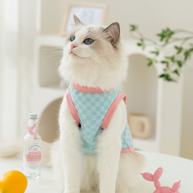 Gato primavera y verano delgado transpirable ocio viento color contraste tablero de ajedrez chaleco sonriente perro Teddy mascota ropa de gato
