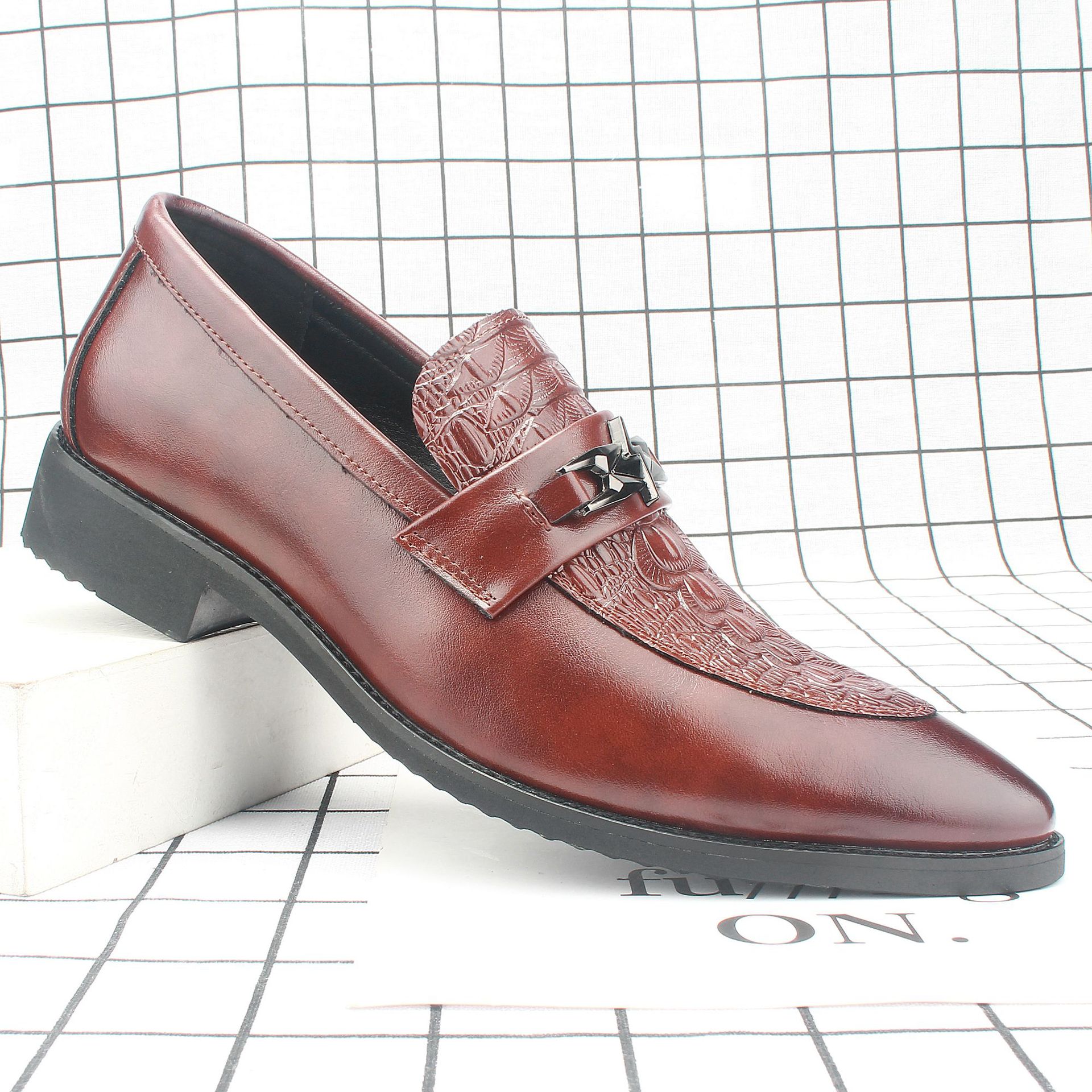 �¿���ЬӢ�����в����ƤЬ��������װ����ʱ��͸����ͷƤЬ222