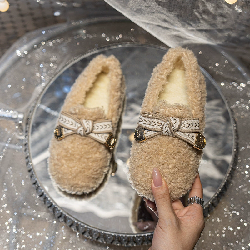 Волосатые туфли для девочек носят 2024 новые зимние плюшевые детские туфли