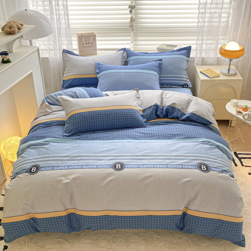 Pequeñas flores de algodón de cuatro piezas de una sola cama impresa cubierta de edredón dormitorio de estudiantes cama de algodón de tres piezas de una sola cama cubierta de edredón