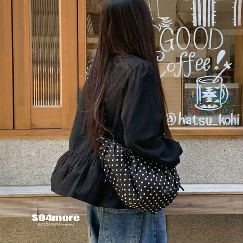 Retro polka dot Korean Instagram niche cute pleated one-shoulder crescent moon saddle bag versatile crossbody and handbag