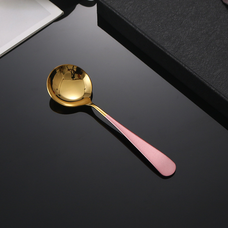 Internet celebridad cuchara-oro rosa