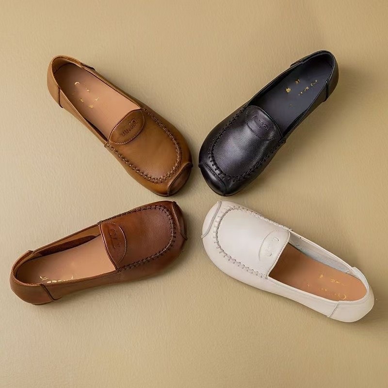 Zapatos de cuero de suela suave de cuero suave nuevos zapatos de madre anciana retro ligero y cómodo antideslizante suela de tendón zapatos individuales de primavera y otoño para mujer