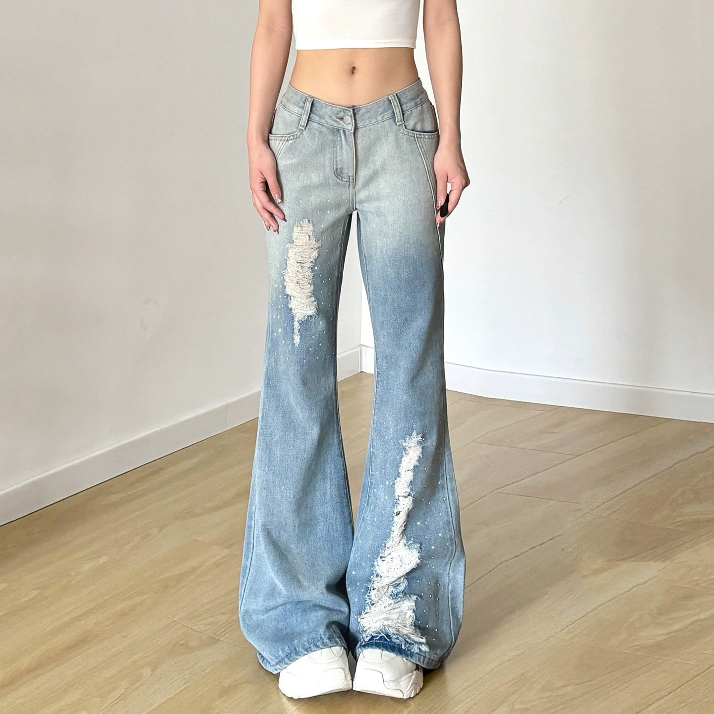 Уличные сладкие и пряные рваные кружевные брюки с градиентом цвета в стиле ретро, ​​облегающие джинсы с микро-расклешенными бриллиантами