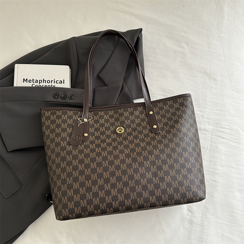 Bolso relajado para mujeres 2025, primavera y verano, nuevo bolso de mano, bolsa de viaje de moda, bolsa de hombro de gran capacidad.