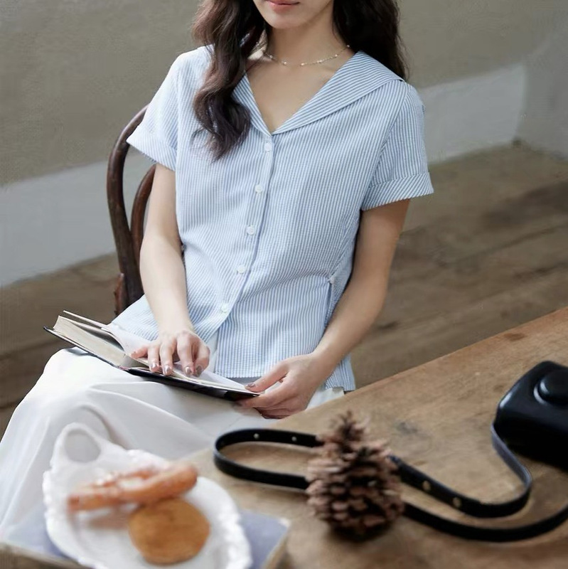 Mixbao French-Style Blue Fine Striped Collared Shirt for Women, Short Summer Waist-Cinching Slim-Fit Navy Collar Short-Sleeve Top