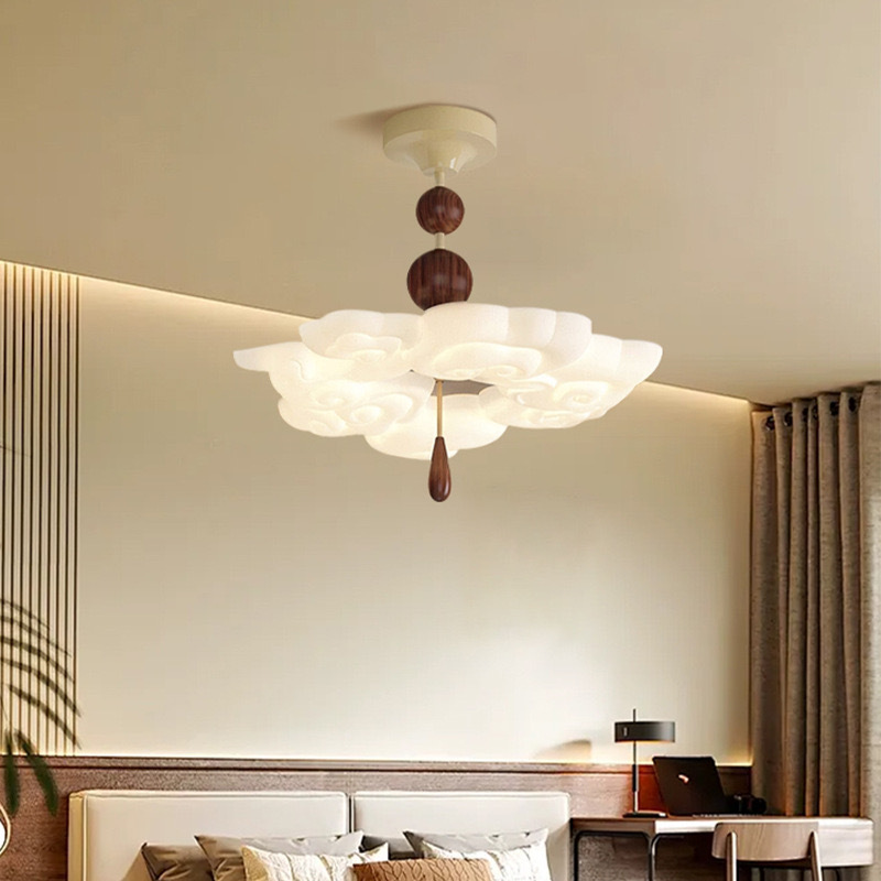 Estilo crema medieval, sentido de la atmósfera de alta gama, diseñador de iluminación de habitación, lámpara de dormitorio de grano de madera de nogal creativo, araña de nubes auspiciosas