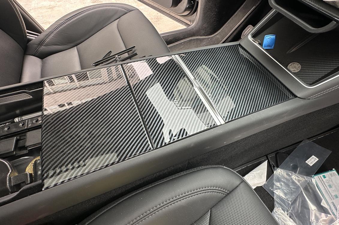 Suitable for Tesla's 25 Model Y Updated Versions: Center Control Panel, Glass Panel, Rear Anti-Kick Protection, Steering Wheel