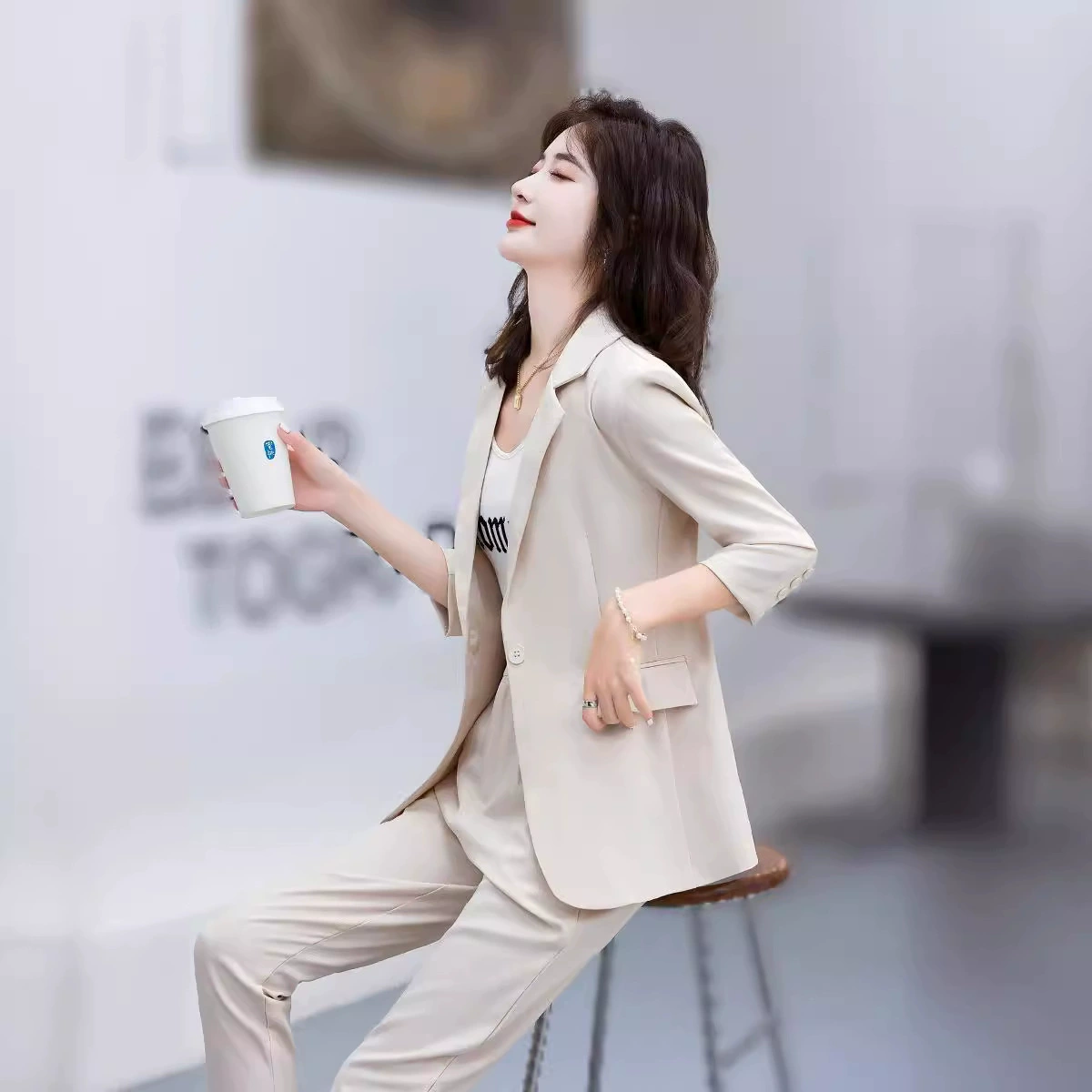 Костюм-куртка женская весна лето новая мода темперамент жирный мм профессиональная одежда повседневная сеть красный костюм 8019