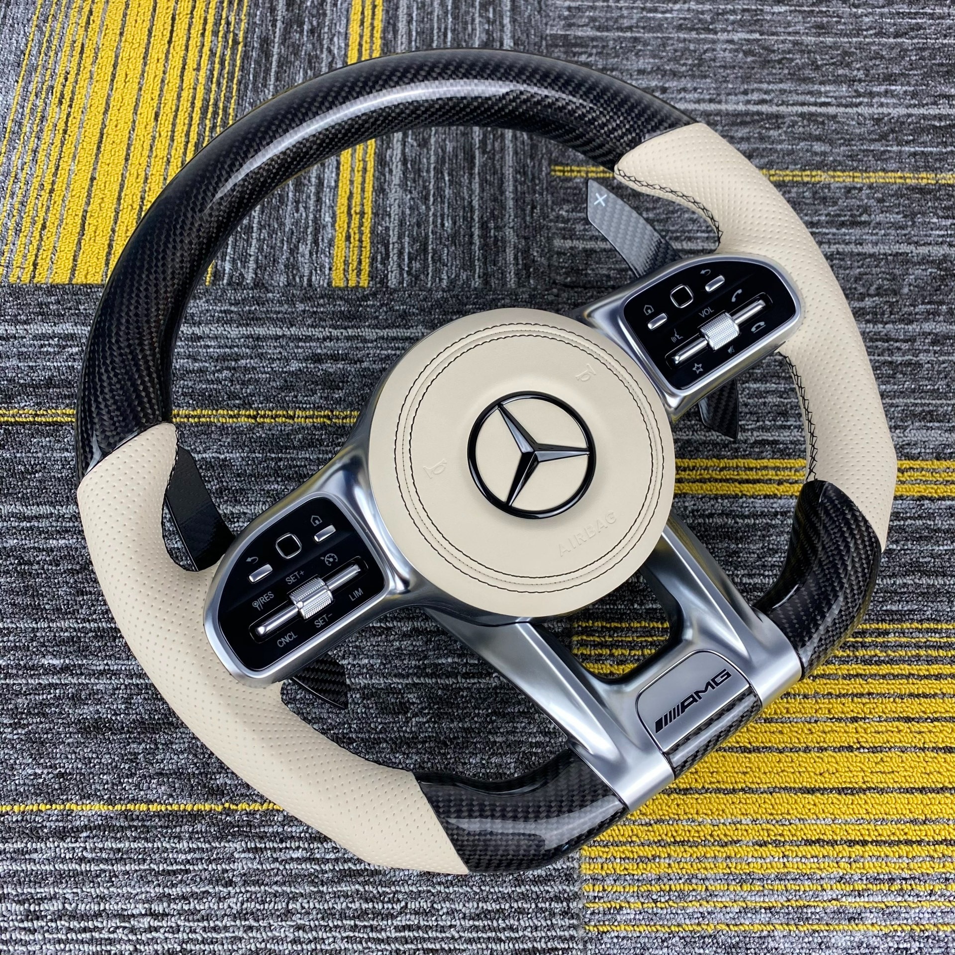 Suitable for Mercedes-Benz A, C, S, G, E-Class, GLE, GLC260, GLS300, E30, old models modified to new models, AMG carbon fiber steering wheel assembly