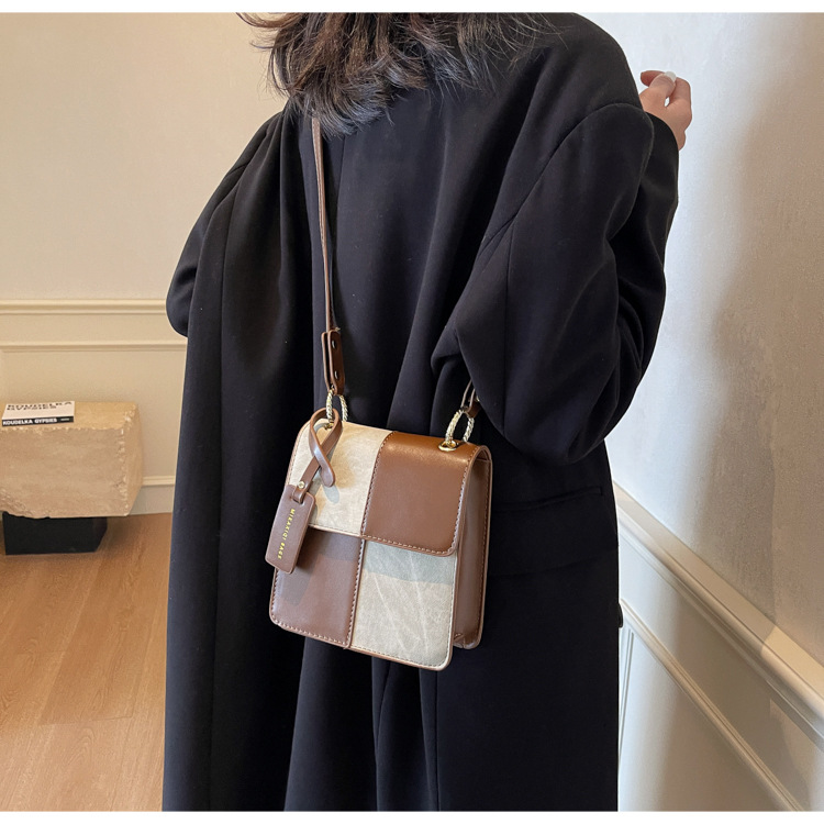 This year, there is a trend of fashionable, versatile, casual and stylish hand-held small square bags for women undefined